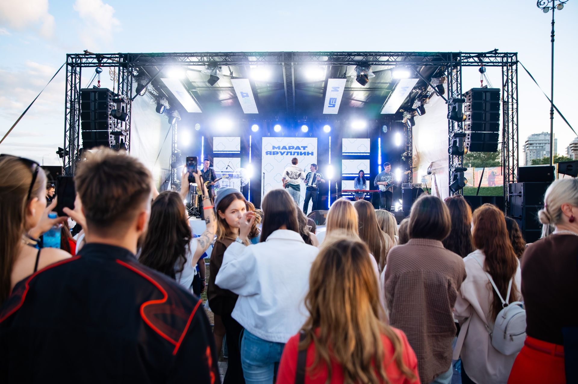 Свадьба, две сцены и Сабантуй: как VK Fest в Казани объединил 18 000 человек