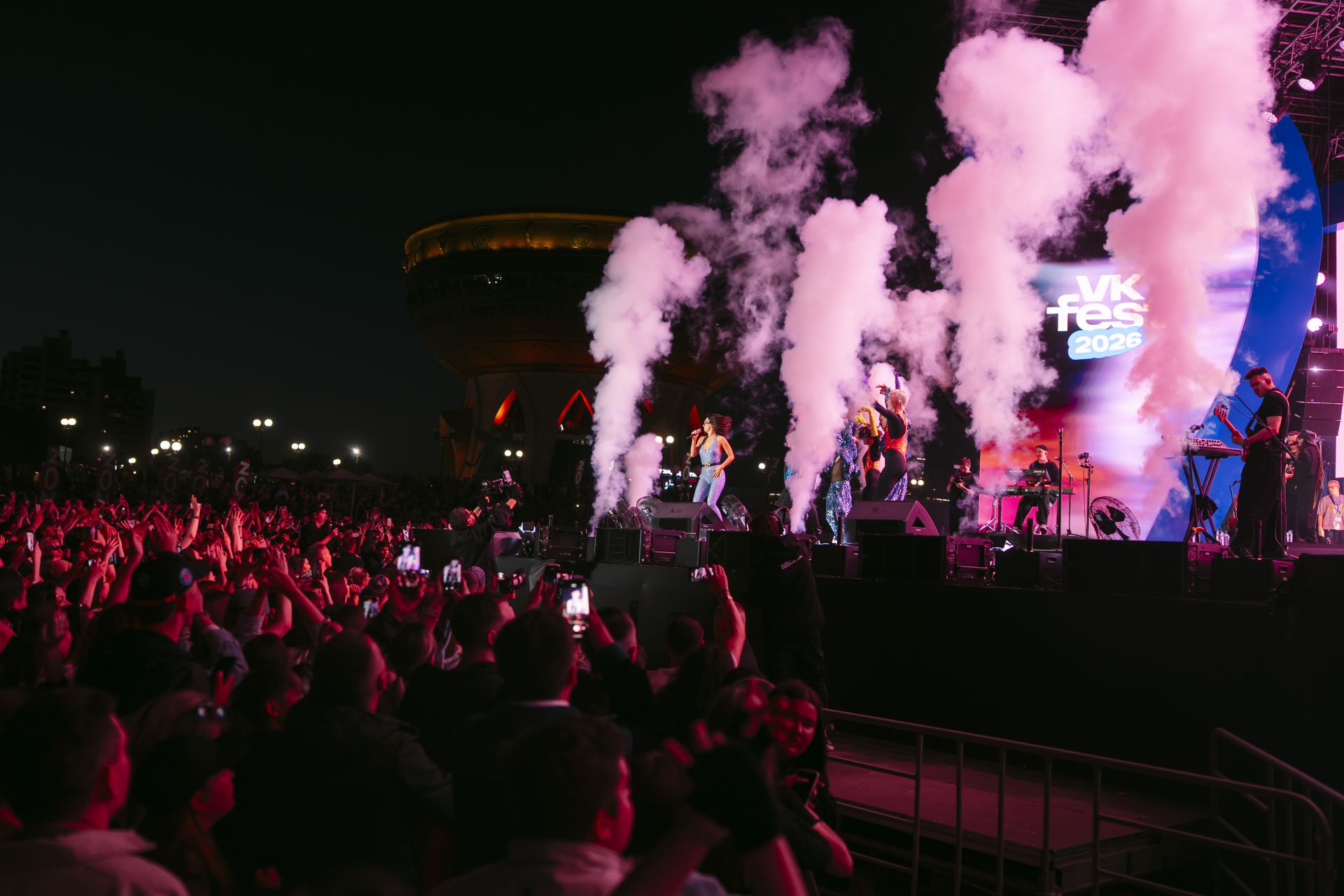 Свадьба, две сцены и Сабантуй: как VK Fest в Казани объединил 18 000 человек