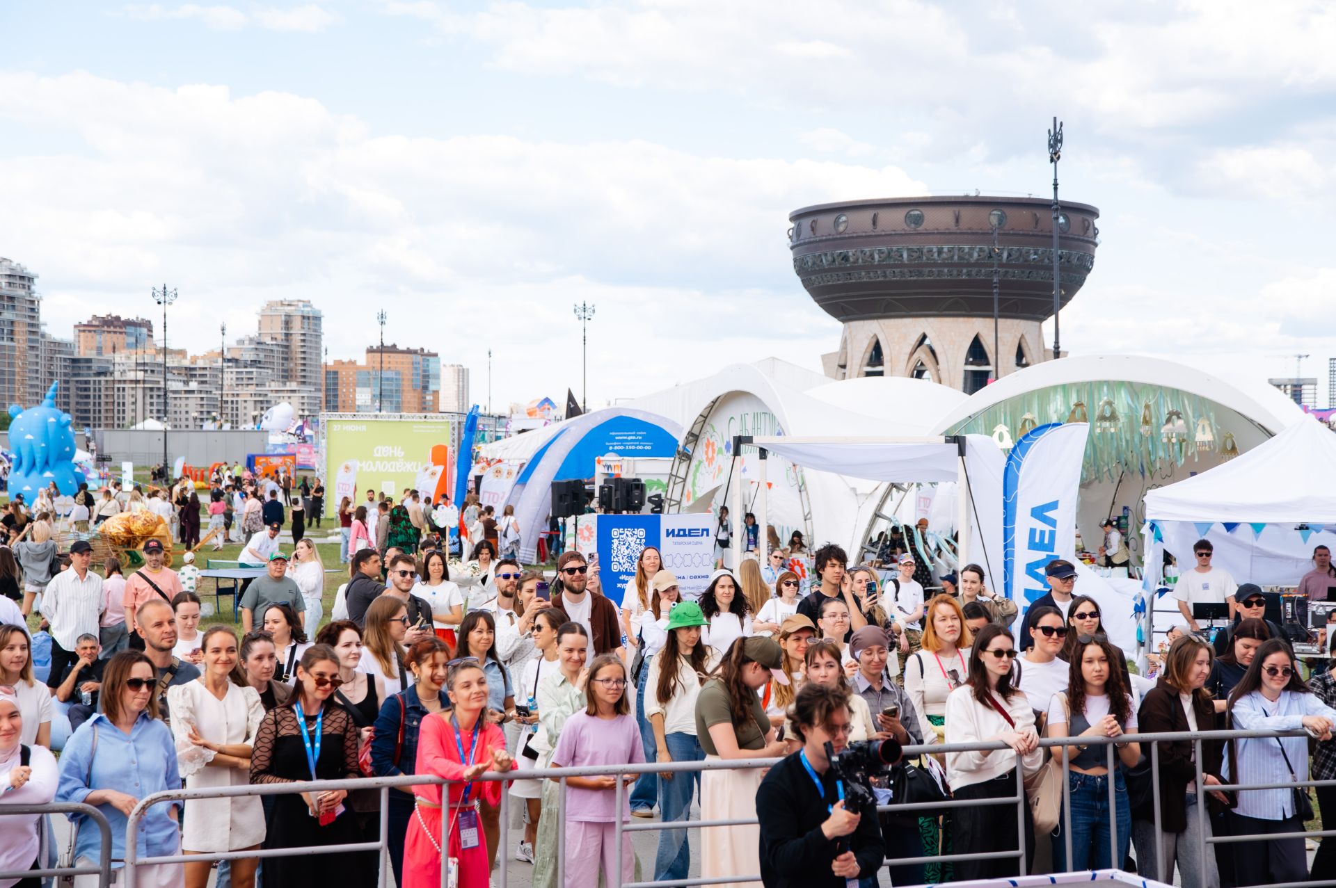 Свадьба, две сцены и Сабантуй: как VK Fest в Казани объединил 18 000 человек