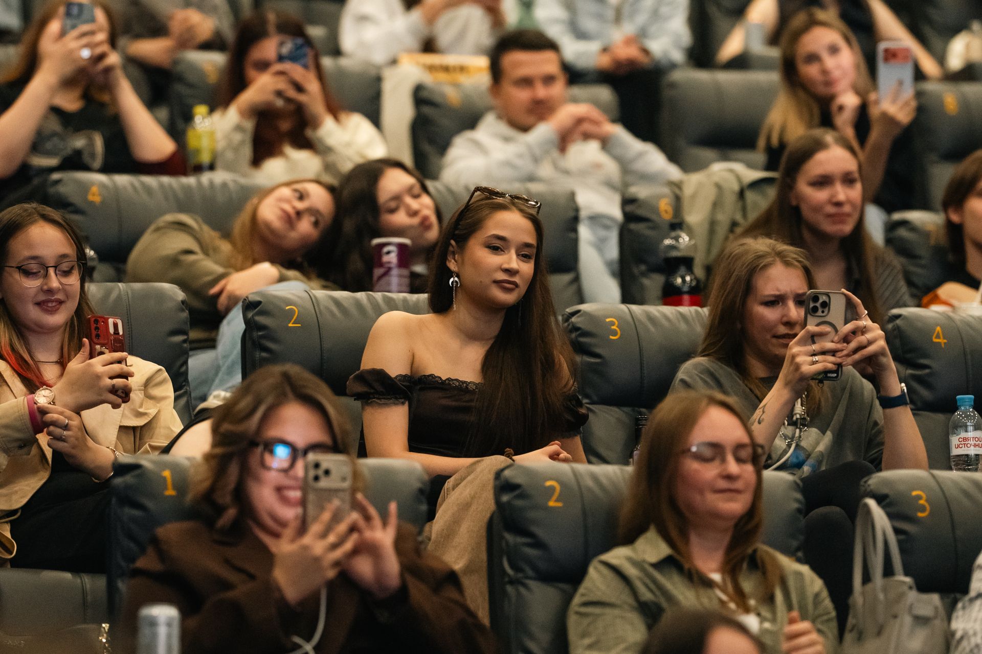 «Вы первые, с кем мы этим фильмом делимся»: как в Казани прошла премьера «Битвы моторов»