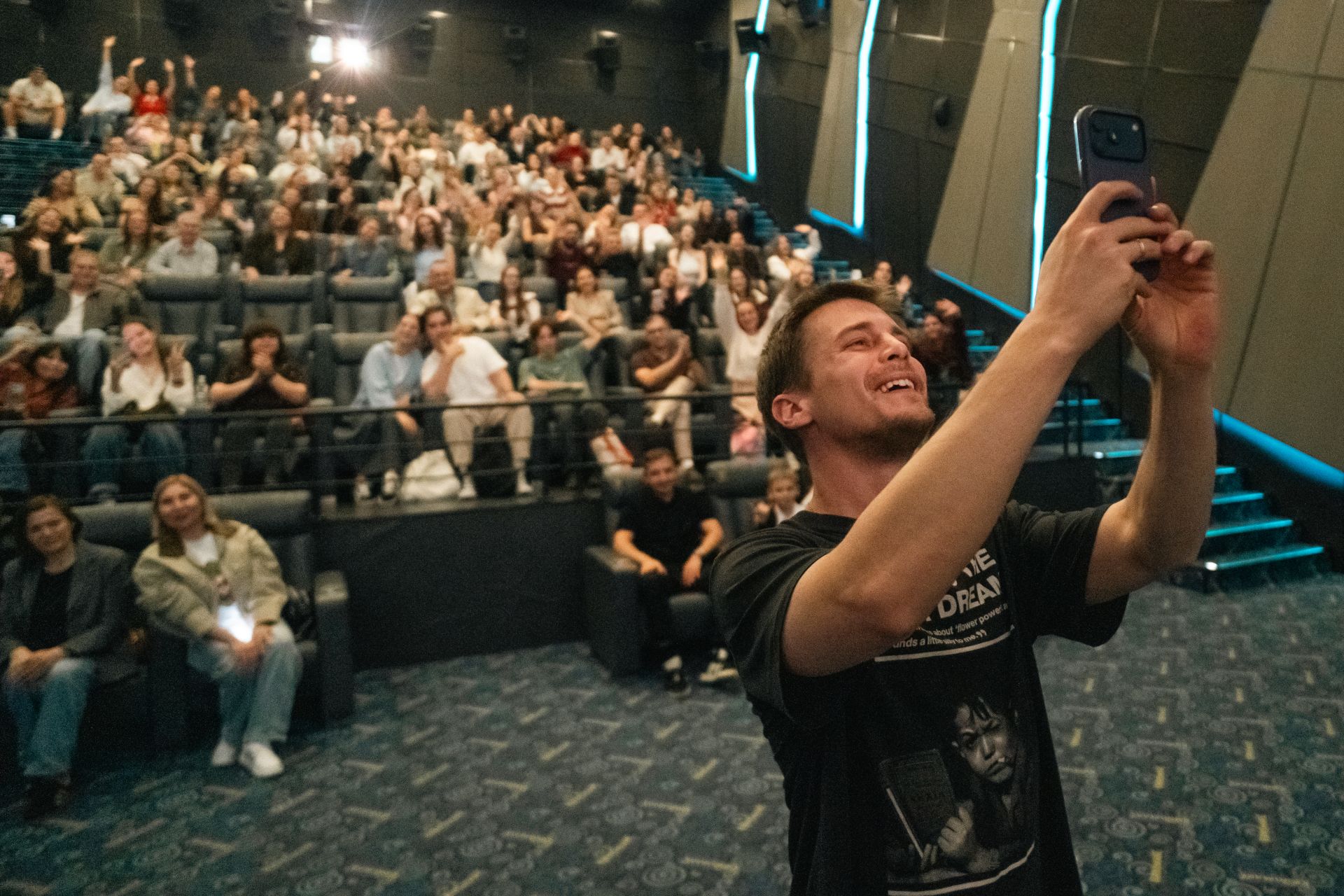 «Вы первые, с кем мы этим фильмом делимся»: как в Казани прошла премьера «Битвы моторов»
