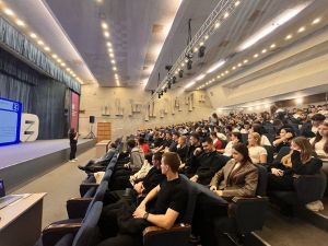 Фильм «Цена легких денег» показали казанским студентам